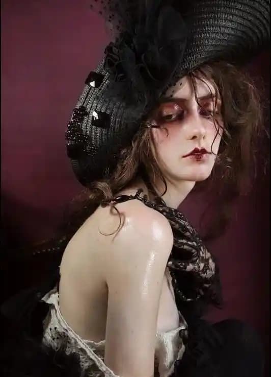 1920'ler ve Viktorya Dönemi Esintili Makyaj Stili: BIBA ve Pat McGrath İlhamı