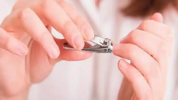 Erkeklerin Tırnak Bakımı: Estetik, Sağlık ve Toplumsal Algı Üzerine Bir İnceleme