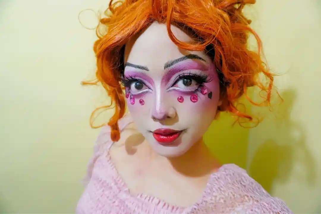 Hazbin Hotel Angel Dust Karakterinden Esinlenen Drag Makyaj Denemesi ve Teknikleri