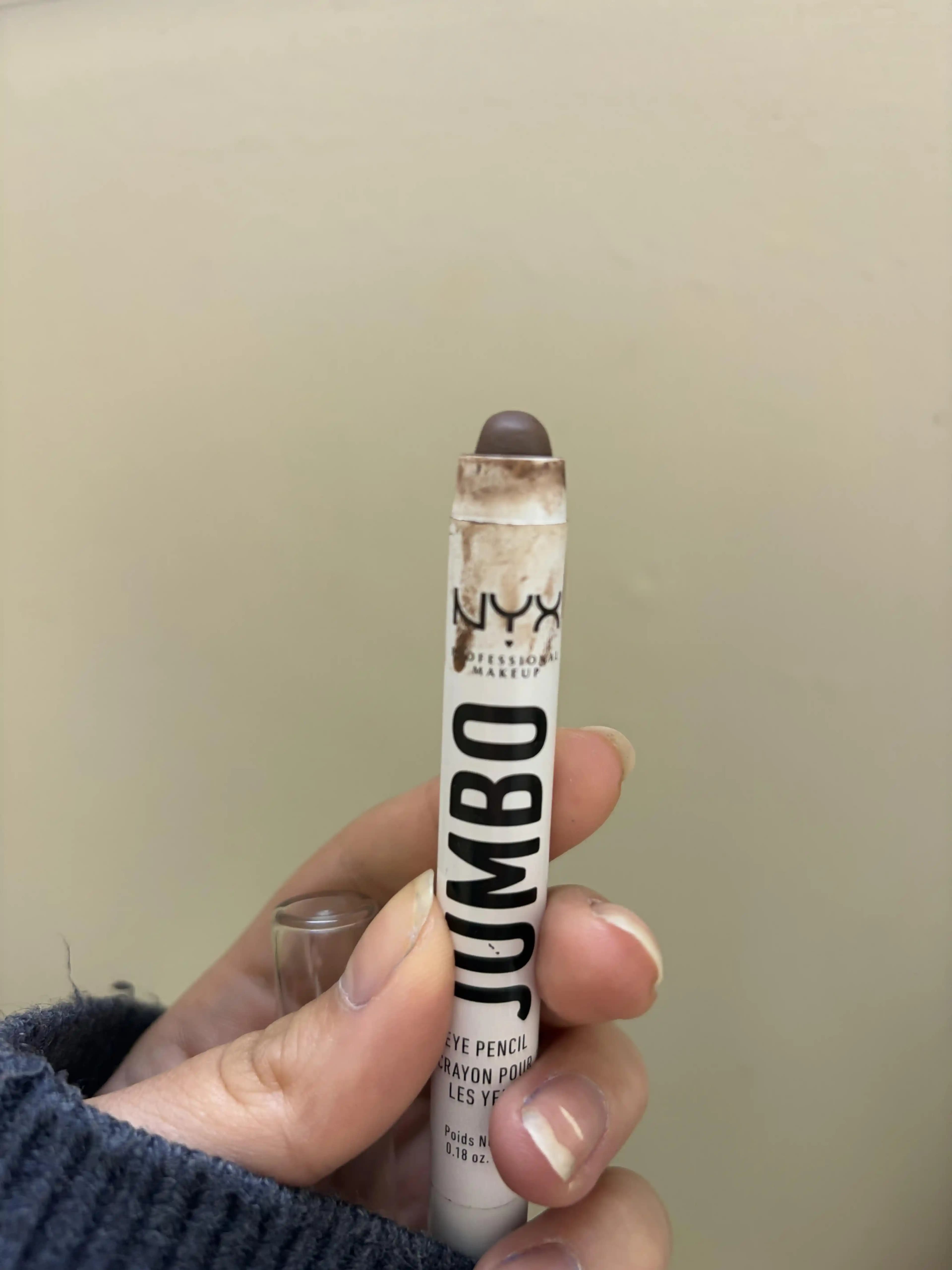 NYX Jumbo Eyeliner Kalemini Doğru ve Etkili Şekilde Keskinleştirme Yöntemleri