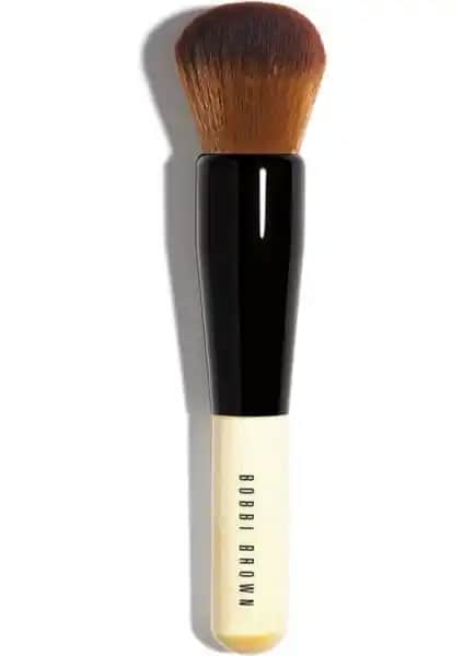 Bobbi Brown Full Coverage Yüz Fırçası ile Kusursuz Makyaj Deneyimi Sağlayın