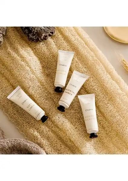 Doğal İçeriklerle Zenginleştirilmiş Chakra El Kremi 30 ml - Nemlendirici ve Ferahlatıcı Bakım