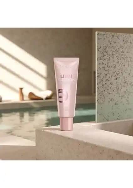 L'Oréal Paris Glotion All-in-one Doğal Işıltı 901 - Sağlıklı ve Parlak Cilt İçin Mükemmel Seçenek