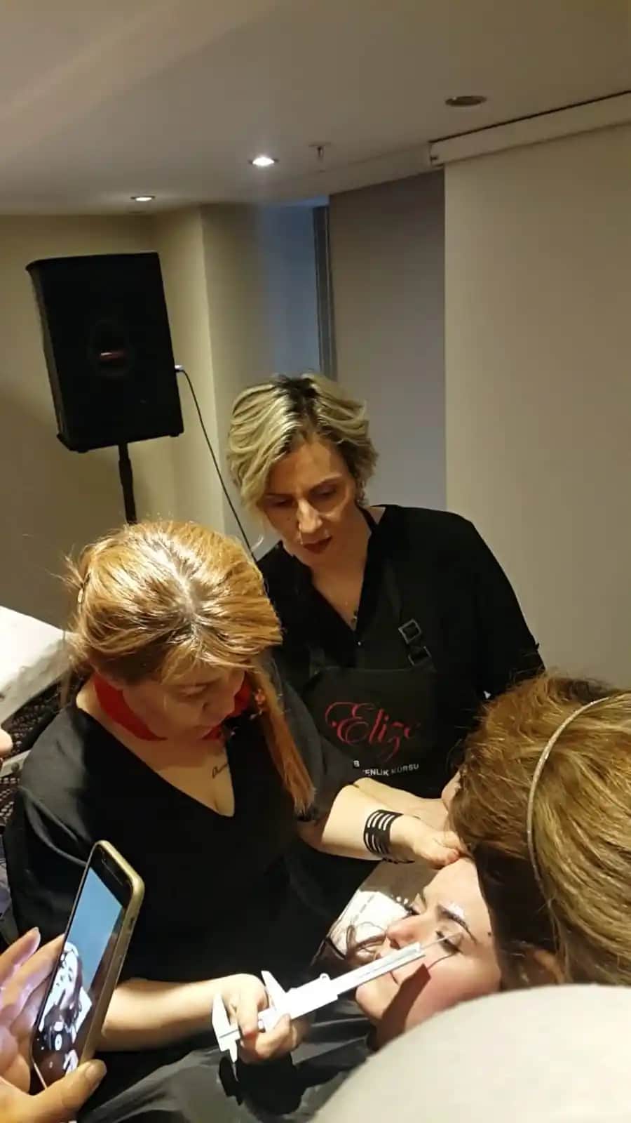 Adana'da Profesyonel Makyaj Eğitimi ile Kariyerinizi Güçlendirin ve Kendinize Güveninizi Artırın