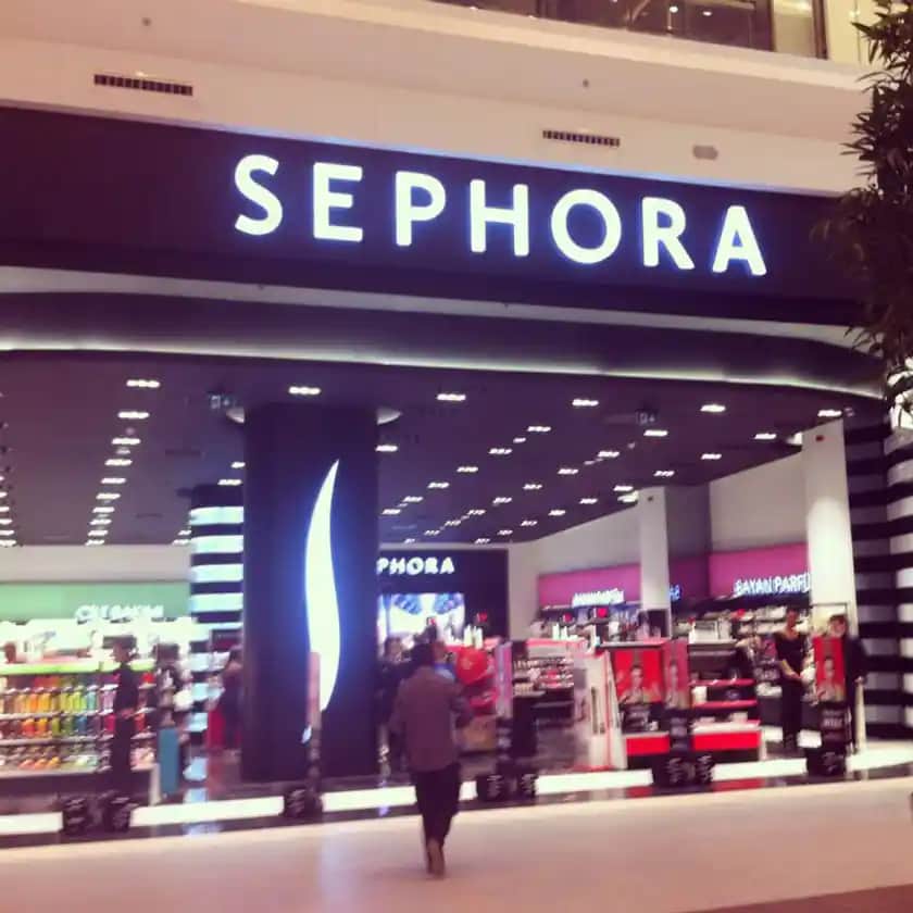 Akasya AVM Sephora: Geniş Ürün Yelpazesi ve Uzman Hizmetlerle Güzellik Deneyimi