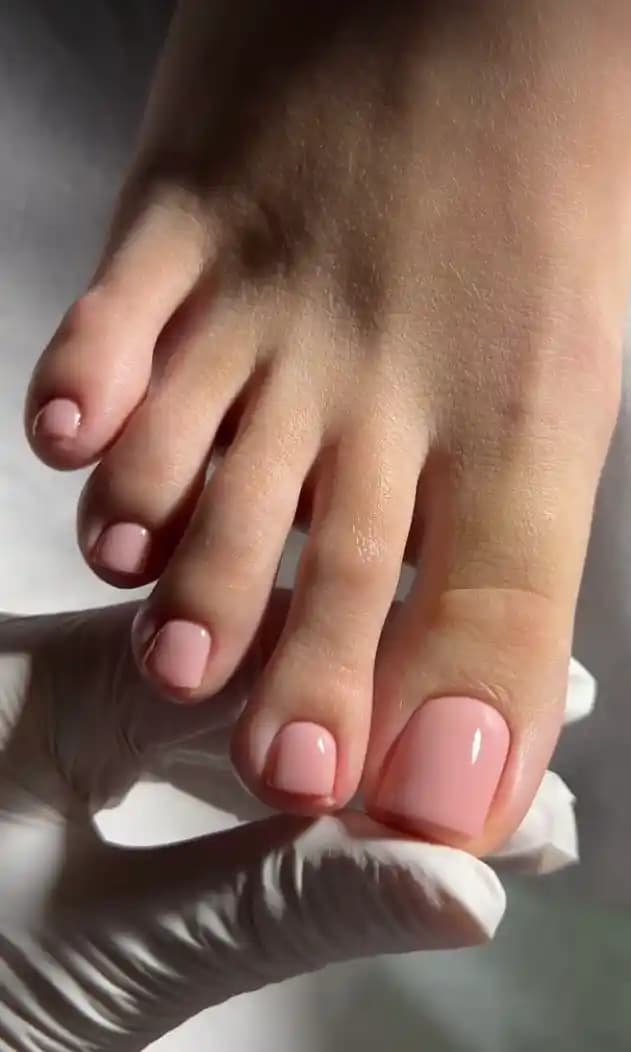 Ayak Bakımında Şıklık ve Sağlığı Yansıtan Pedikür Modelleri Rehberi