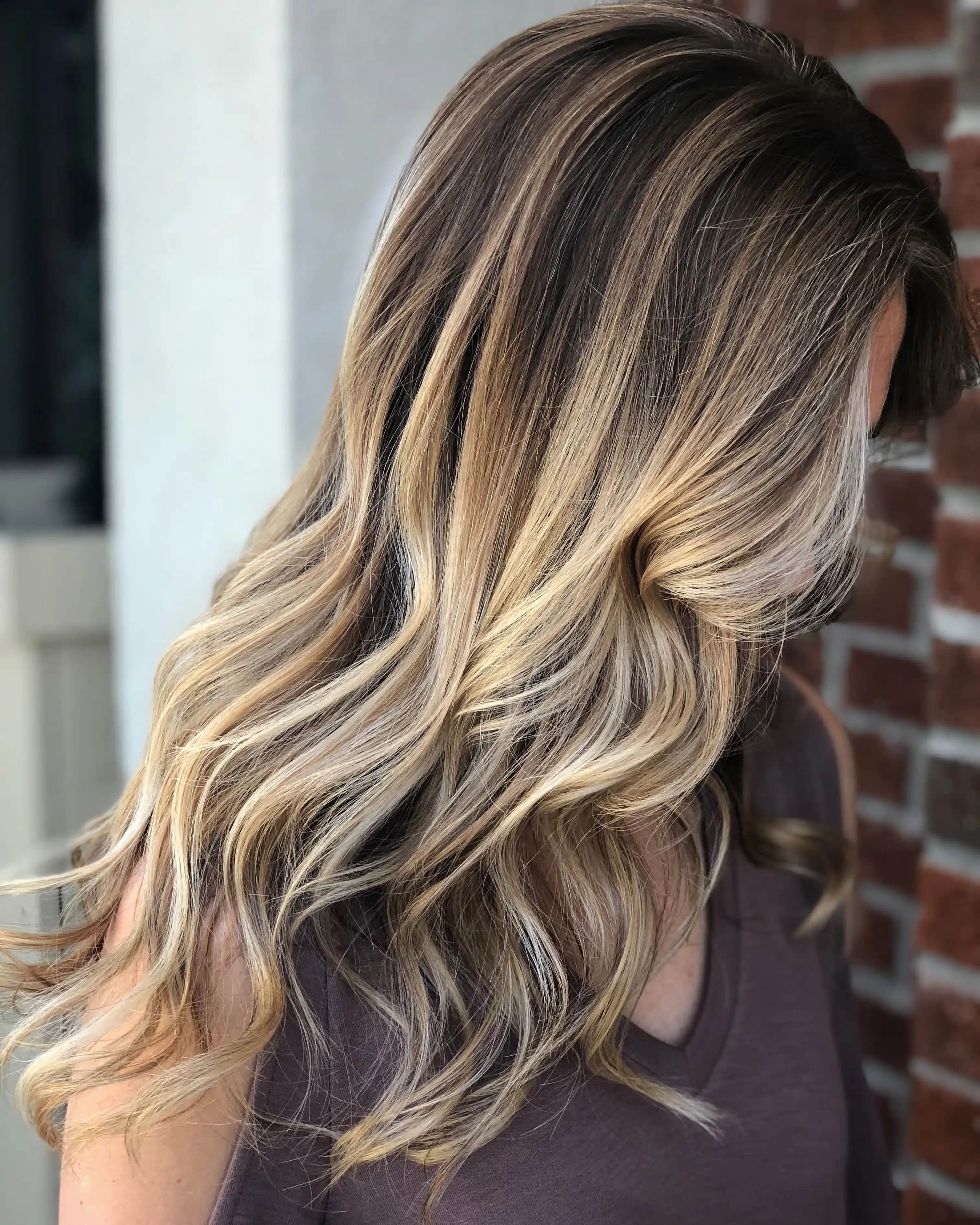 Baby Lights Nedir Saçlarda Doğal Işıltı ve Hafif Ayırtıcı Efekt Sağlayan Trend