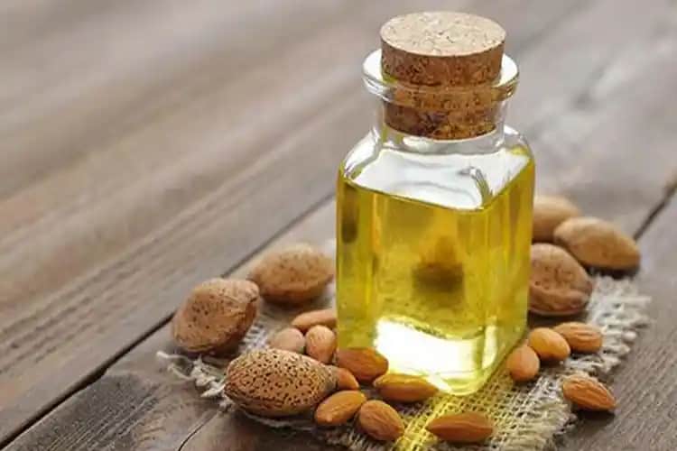 Badem Yağı Yüze Uygun mu? Cilt Bakımında Doğru Kullanım Rehberi