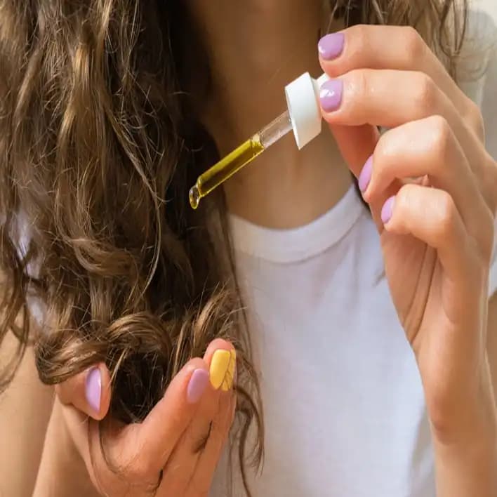 Boyalı Saça Keratin Uygulaması: Saç Sağlığı ve Güzelliği İçin Doğru Tercih Mıdır?