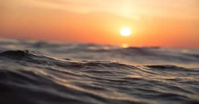 Deniz Suyunun Saça Zararları ve En Etkili Doğru Bakım Yöntemleri