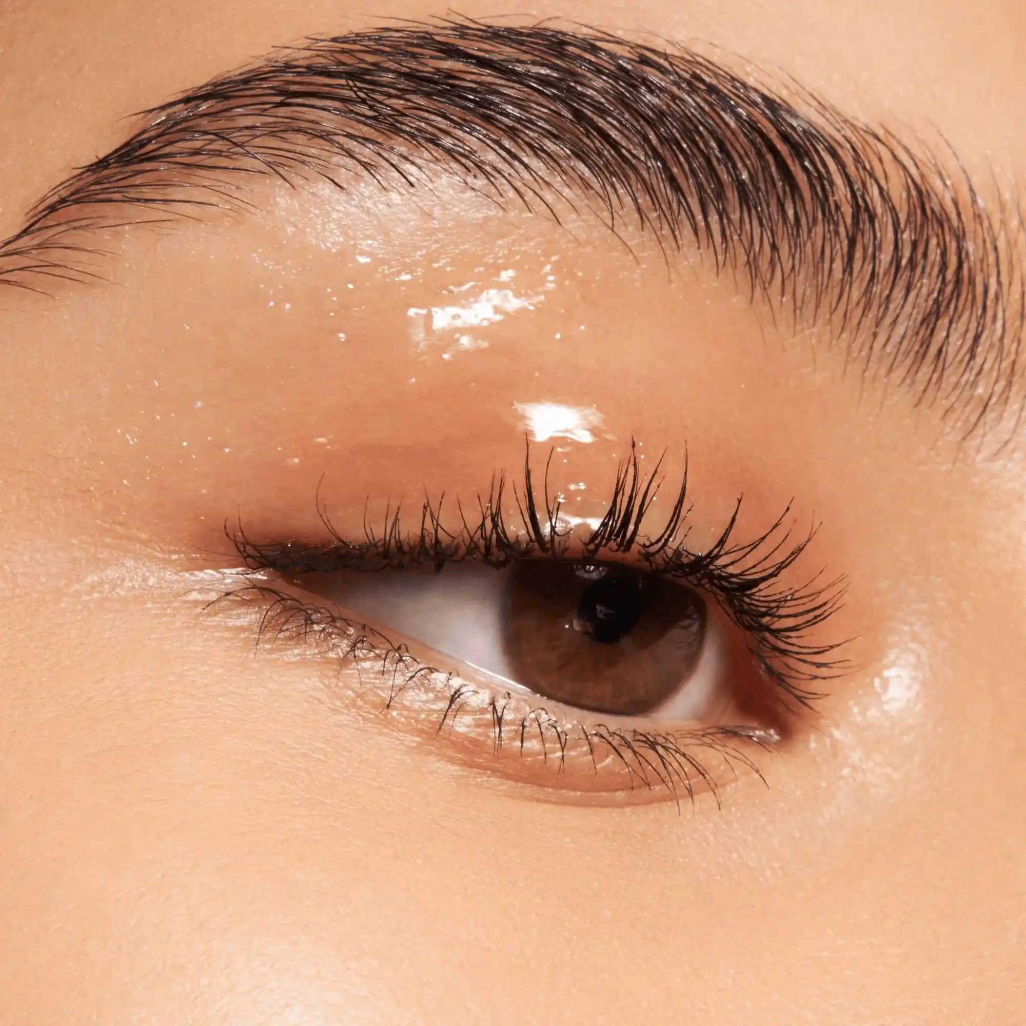 Dewy Etkisi Nedir ve Doğal Işıltılı Cilt Nasıl Elde Edilir