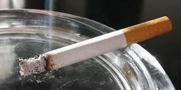 Dişlerde Sigara Lekeleri ve Estetik Sağlık Üzerindeki Etkileri Hakkında Bilmeniz Gerekenler