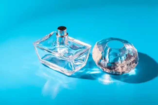 Eau de Toilette Kalıcılığı Hakkında Bilmeniz Gerekenler ve En İyi Uygulama Yöntemleri