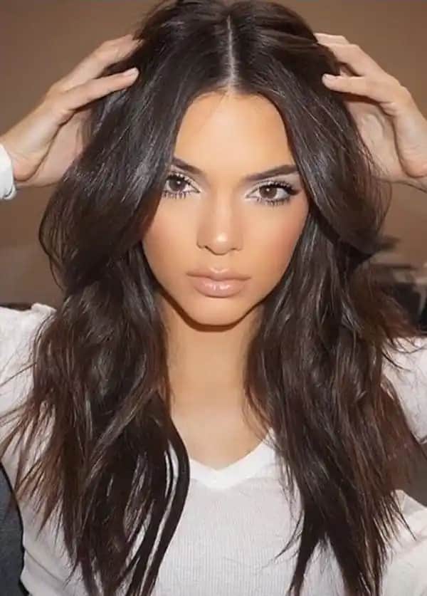 En Güzel Koyu Saç Renkleri: Doğallık ve Şıklığı Yakalayan En İyi Seçenekler