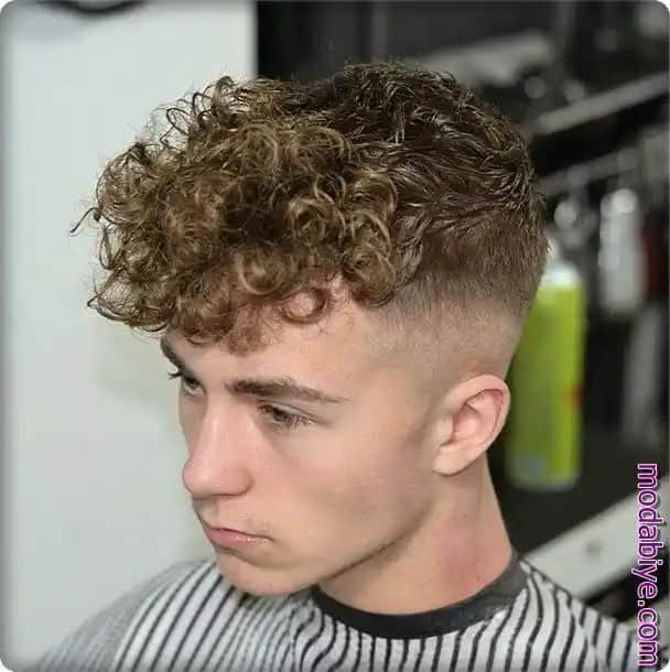 Erkekler İçin Kalın Perma: Doğal ve Hacimli Saç Stili Oluşturma Rehberi