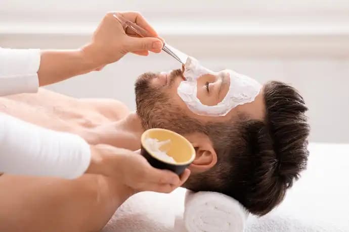 Erkekler İçin Kapsamlı Bakım Rehberi: Güncel Trendler ve Doğru Ürün Seçenekleri