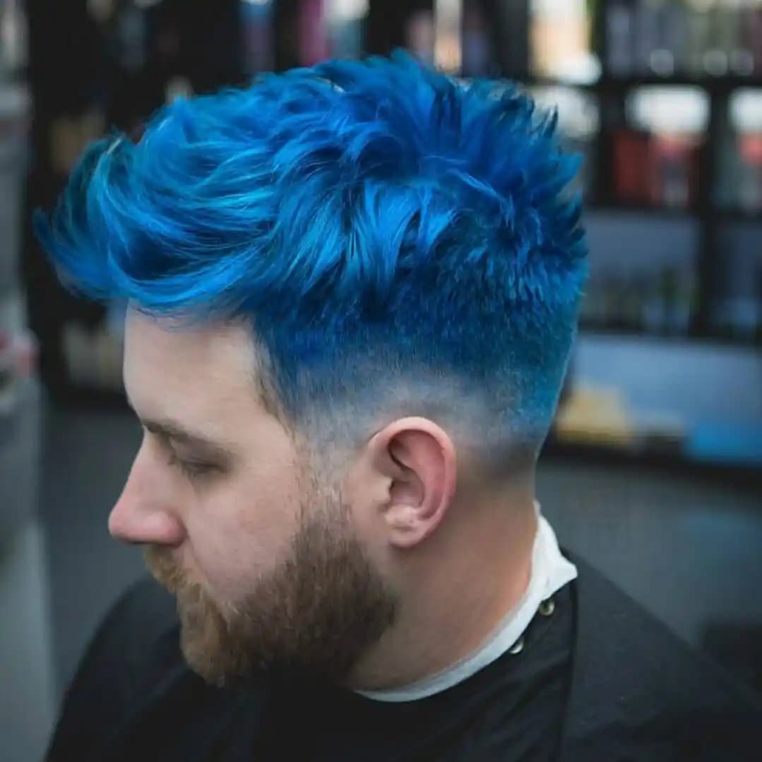 Erkekler İçin Mavi Saç Trendleri ve Bakım İpuçları 2024