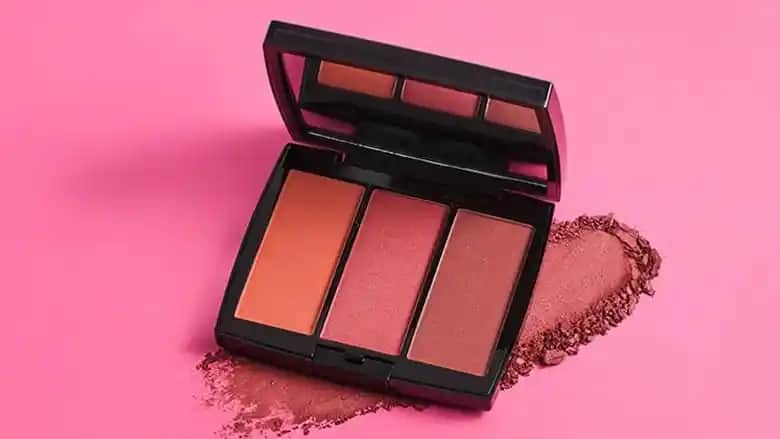 Esmer Tenler İçin En Uygun Allık Seçenekleri ve Uygulama İpuçları