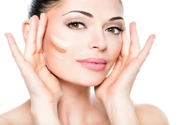 Esmer Tenler İçin Uygun BB Krem Tonları ve Renk Uyumunu Sağlama Rehberi