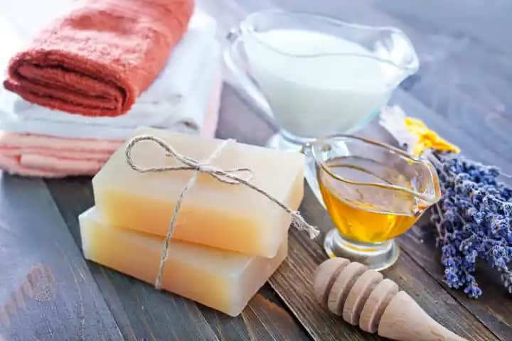 Evde Doğal Sabun Yapımı: Sağlıklı ve Ekonomik Sabun Tarifleri ve Süreçleri