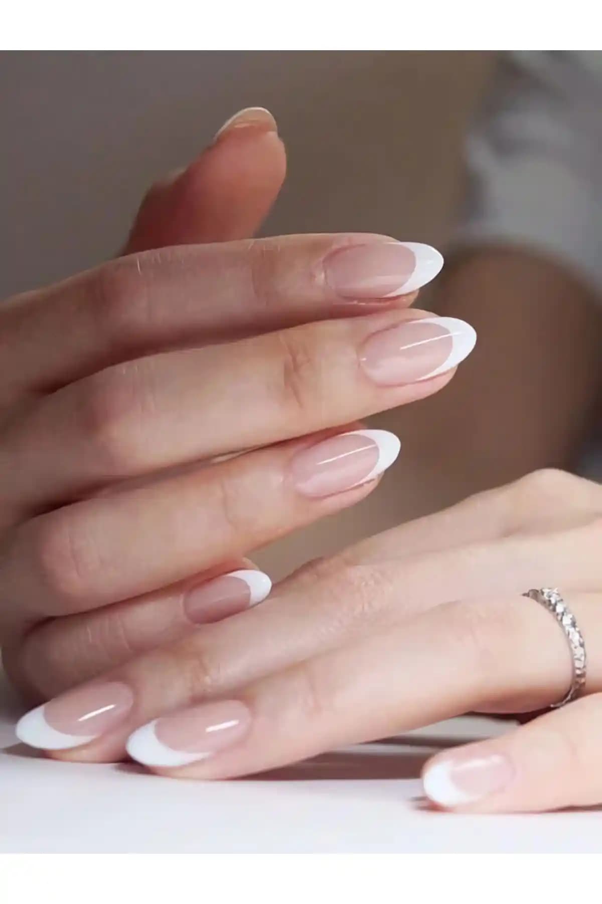 Fransız Tırnak Modelleri: Zarif ve Modern Tasarımlarla Şıklığınızı Yansıtın