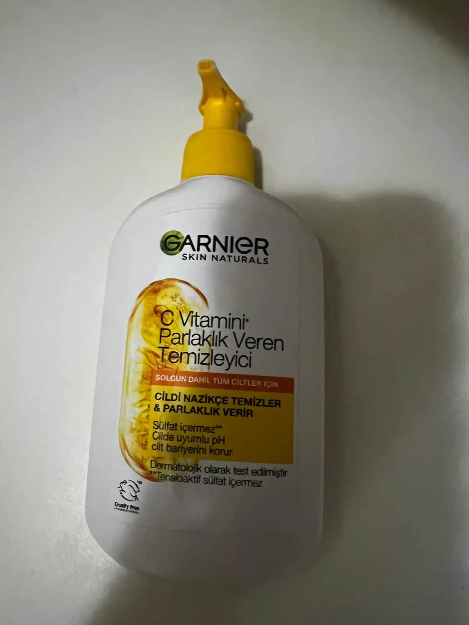 Garnier C Vitamini İçeren Yüz Yıkama Jeli ile Cilt Temizliği ve Canlandırıcı Etki