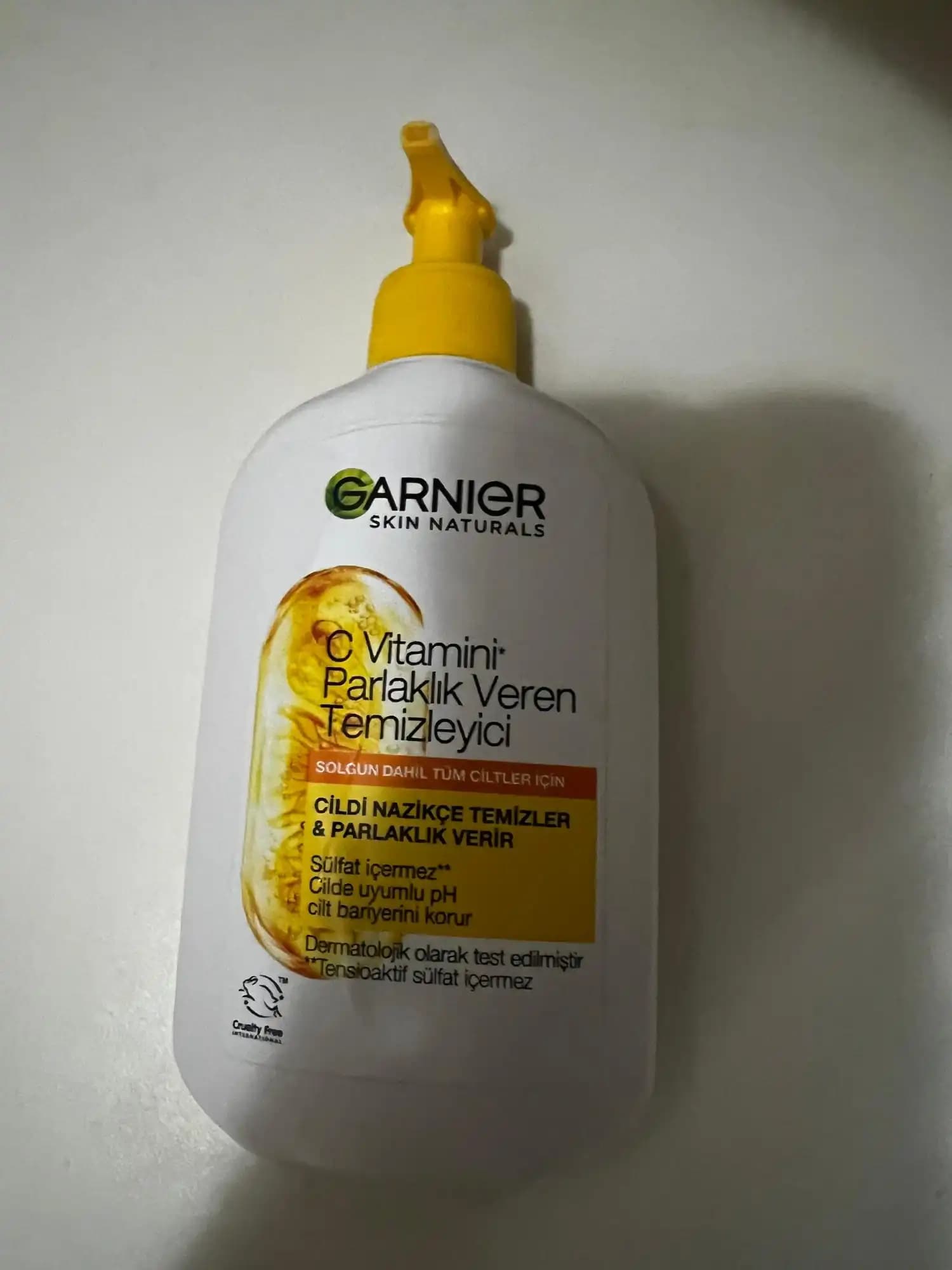 Garnier C Vitamini İçeren Yüz Yıkama Jeli ile Cilt Temizliği ve Canlandırıcı Etki