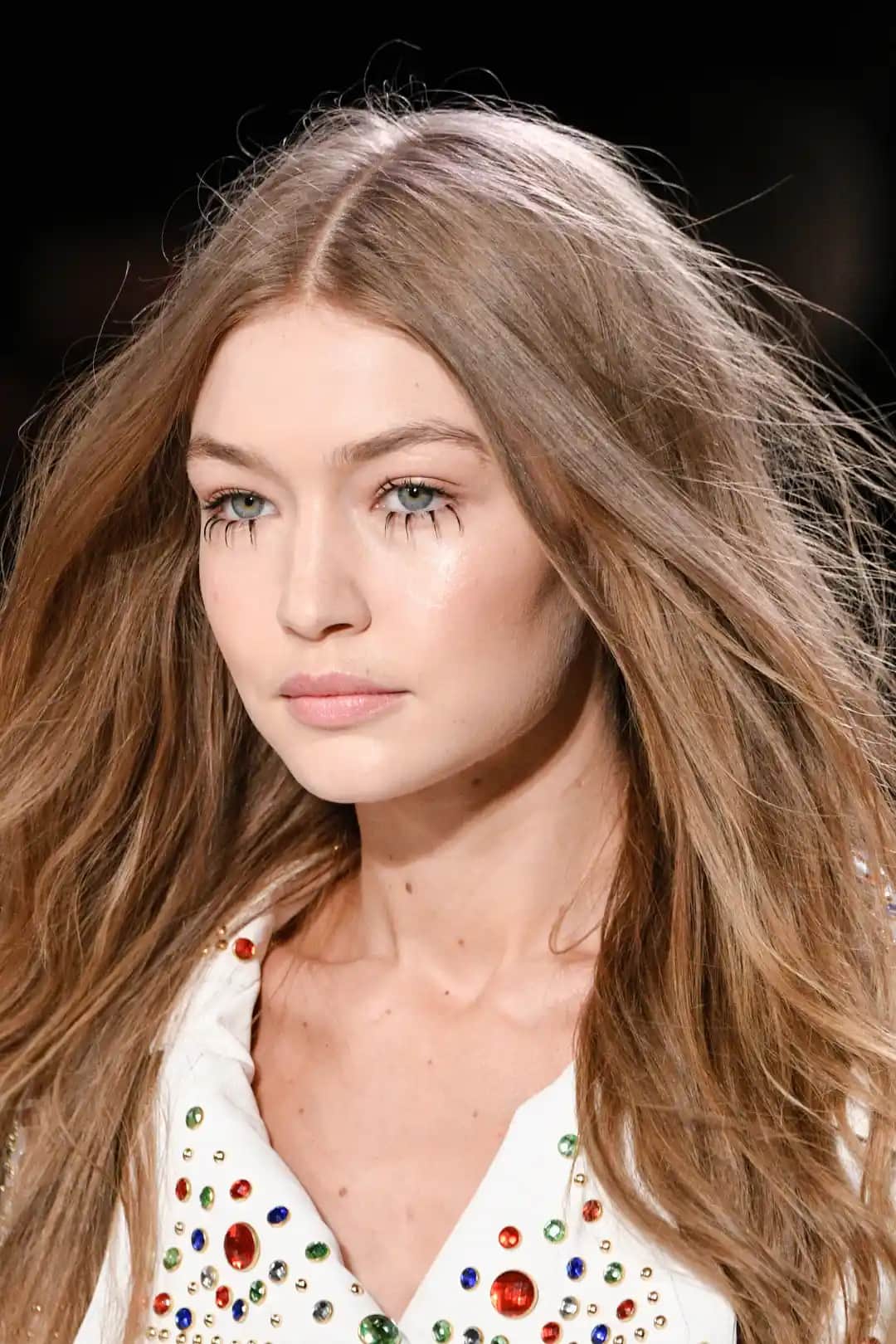 Gigi Hadid'in Saç Trendleri ve Modern Güzellik Anlayışına Etkisi