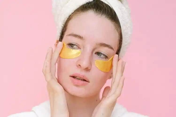 Göz Çevresini Doğal Yöntemlerle Nemlendirme ve Bakım İpuçları