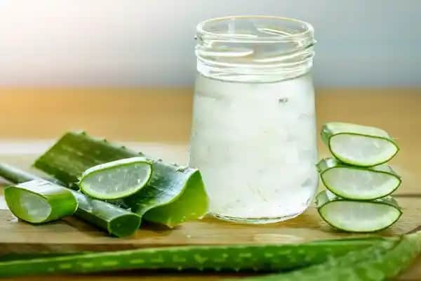 Gül Hastalığını Tetikleyen Yiyecekler ve Kozmetik Bakımda Dikkat Edilmesi Gerekenler