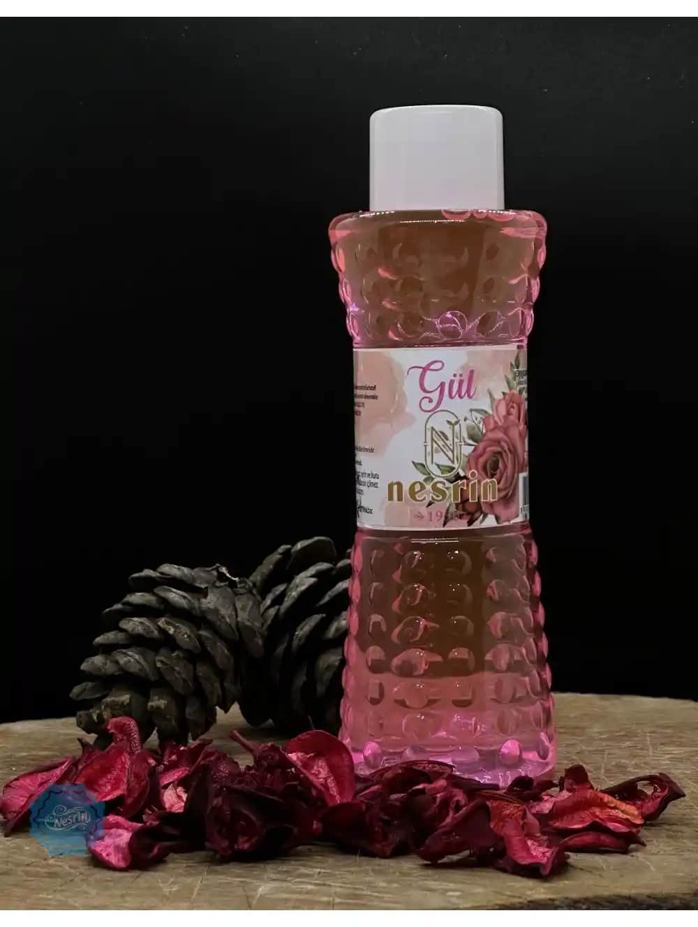 Gül Suyu Kolonyası Yüzde Kullanımı: Güvenlik ve Doğal Bakım İpuçları