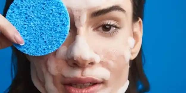 Günlük Yüz Temizliği Rehberi: Sağlıklı ve Parlak Bir Cilt İçin Adımlar ve İpuçları