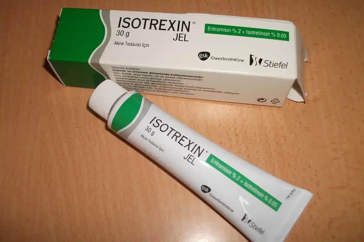 İzotretinoin İçeren Kremlerle Akne ve Cilt Sorunlarına Modern Çözüm Rehberi