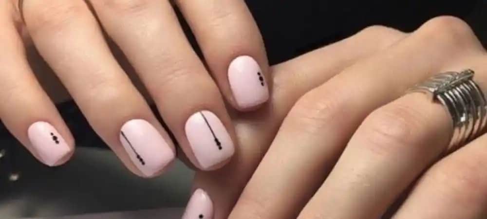 Kalıcı Oje Desenleri ve Trendleri: Uzun Süreli ve Şık Tırnak Tasarımları