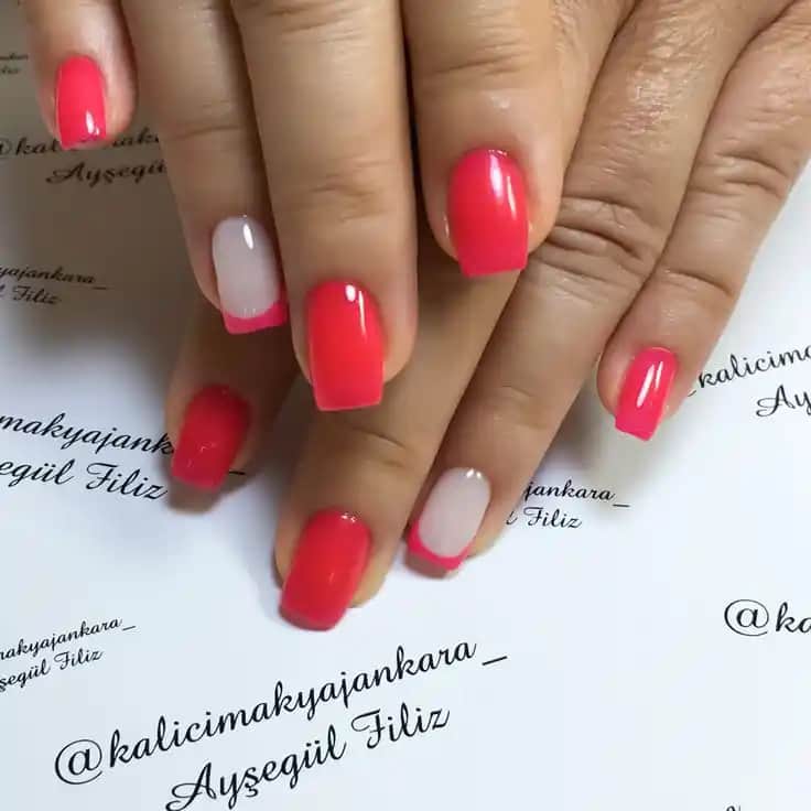 Kalıcı Oje ve Nail Art Trendleri: Uzun Süre Dayanan Estetik Çözümler