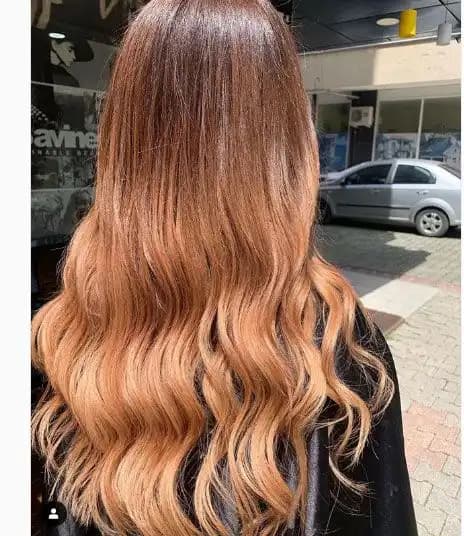 Karamel Bal Köpüğü Kozmetik Trendleri: Doğal ve Sıcak Tonlarla Güzellik Yaratma
