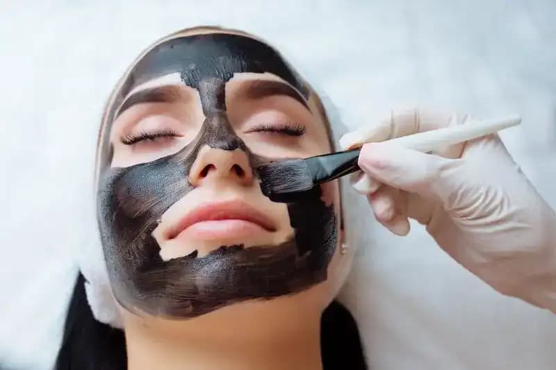 Karbon Maskesi Nedir ve Cilt Sağlığına Katkıları Nelerdir