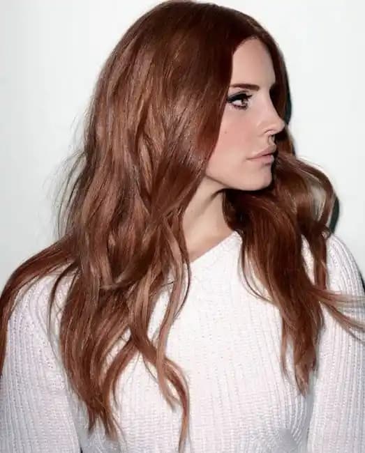 Kestane Rengi Saçlar: Doğallık ve Şıklığın En Güzel Yansıması
