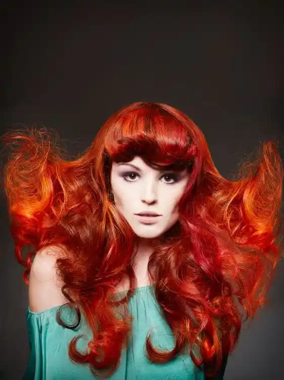 Kırmızı Renklerin Moda ve Kozmetikteki Kullanımı ve Psikolojik Etkileri