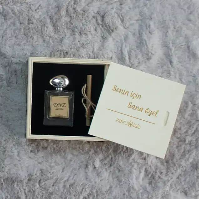 Kişiye Özel Parfüm: Kendinizi Yansıtan Benzersiz Kokuların Oluşumu ve Avantajları