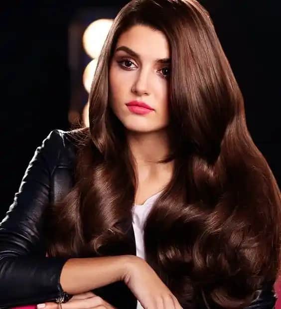 Koyu Kestane Kahve Saç Renginin Özellikleri ve Bakım İpuçları