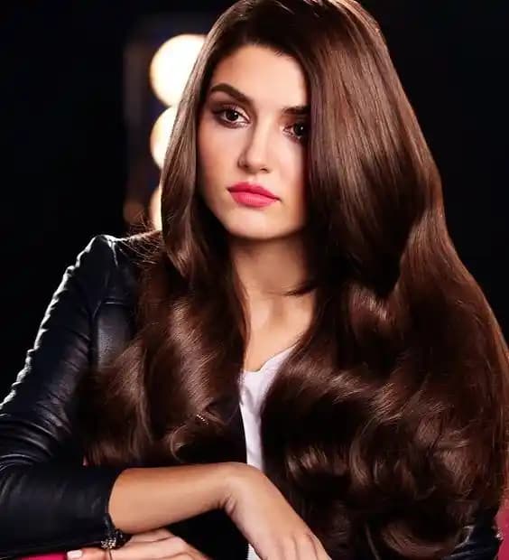 Koyu Kestane Kahve Saç Renginin Özellikleri ve Bakım İpuçları