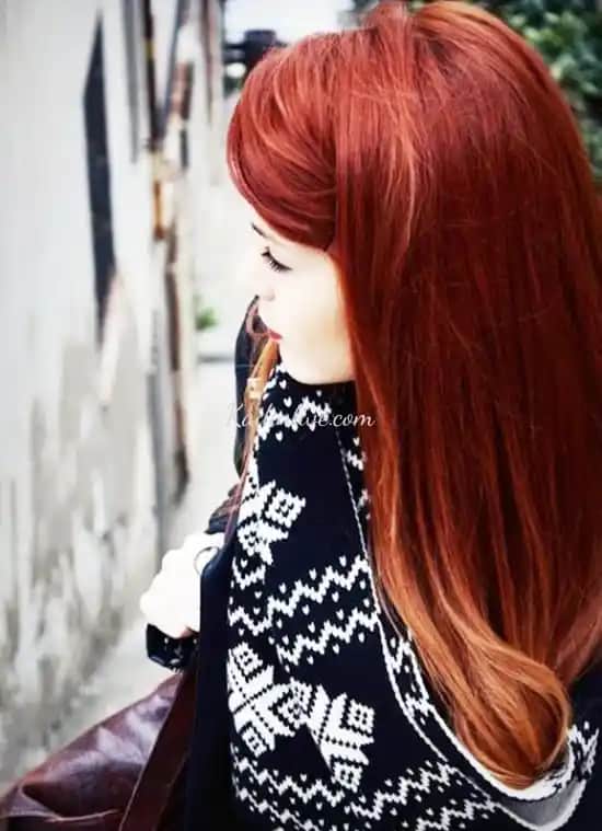 Koyu Tarçın Saç Rengi: Doğallık ve Şıklığın Buluştuğu Modern Trend