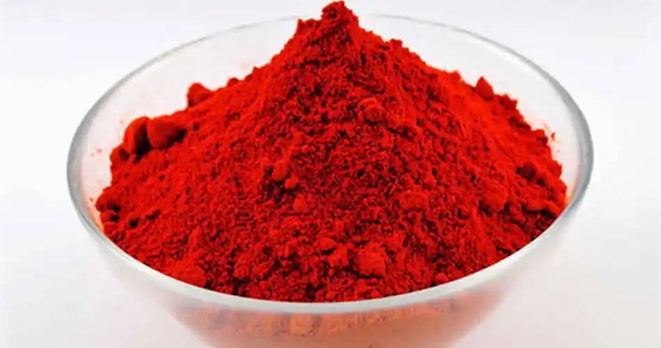 Kozmetik Sektöründe Kırmızı Rengin Psikolojik ve Estetik Önemi ve Kullanım İpuçları