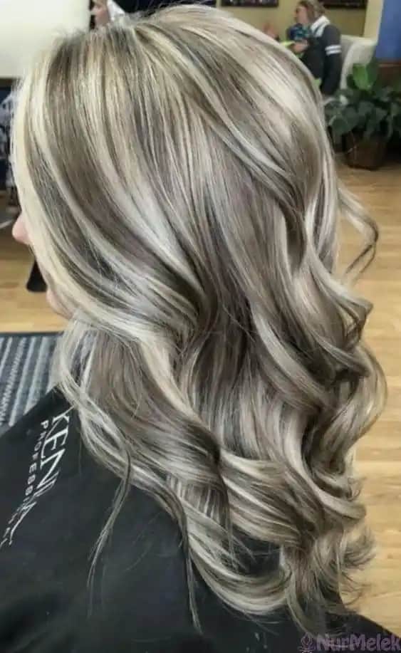 Küllü Gri Röfle: Doğal ve Şık Saç Renkleri İçin En İyi Uygulama ve Bakım Yöntemleri