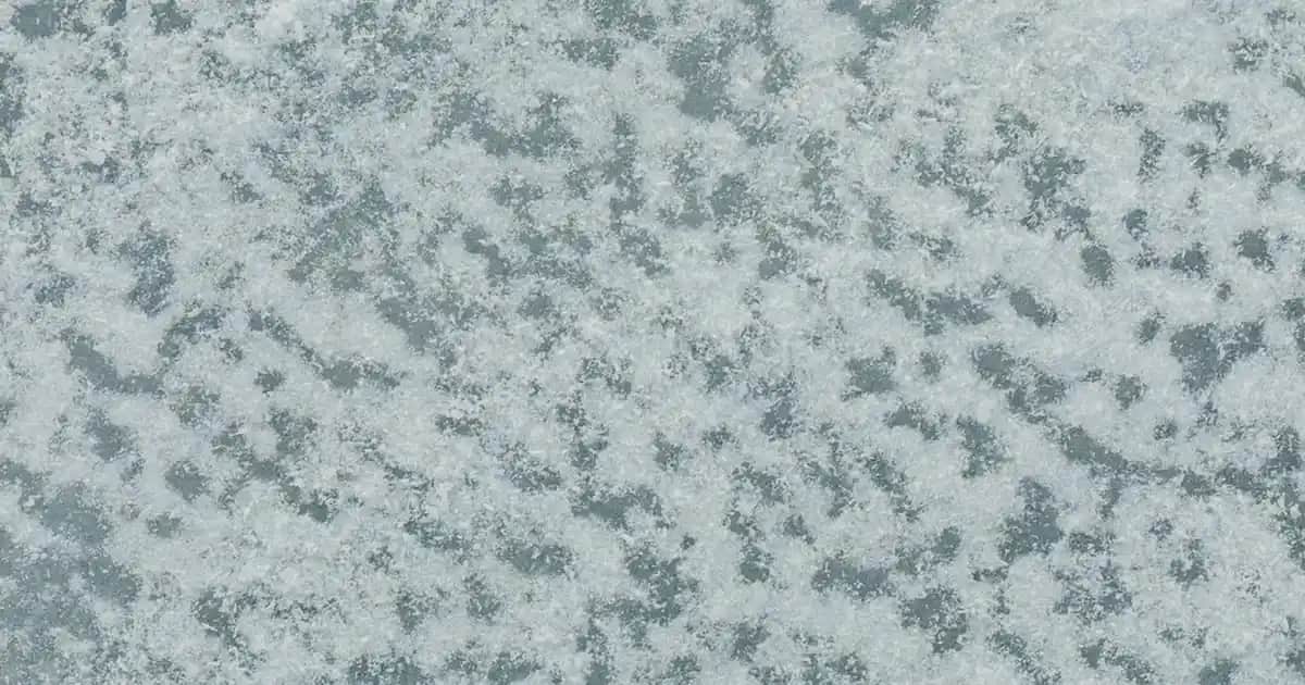 Kuru ve Sivilceli Ciltler İçin Doğru Bakım Yöntemleri ve Ürün Seçimi Rehberi