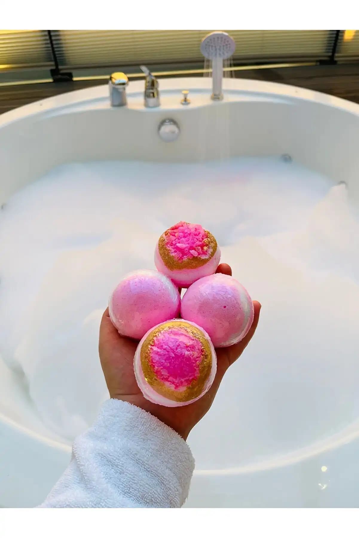 Küvet Köpüğü Nedir ve Neden Lüks Bir Banyo Deneyiminin Anahtarıdır