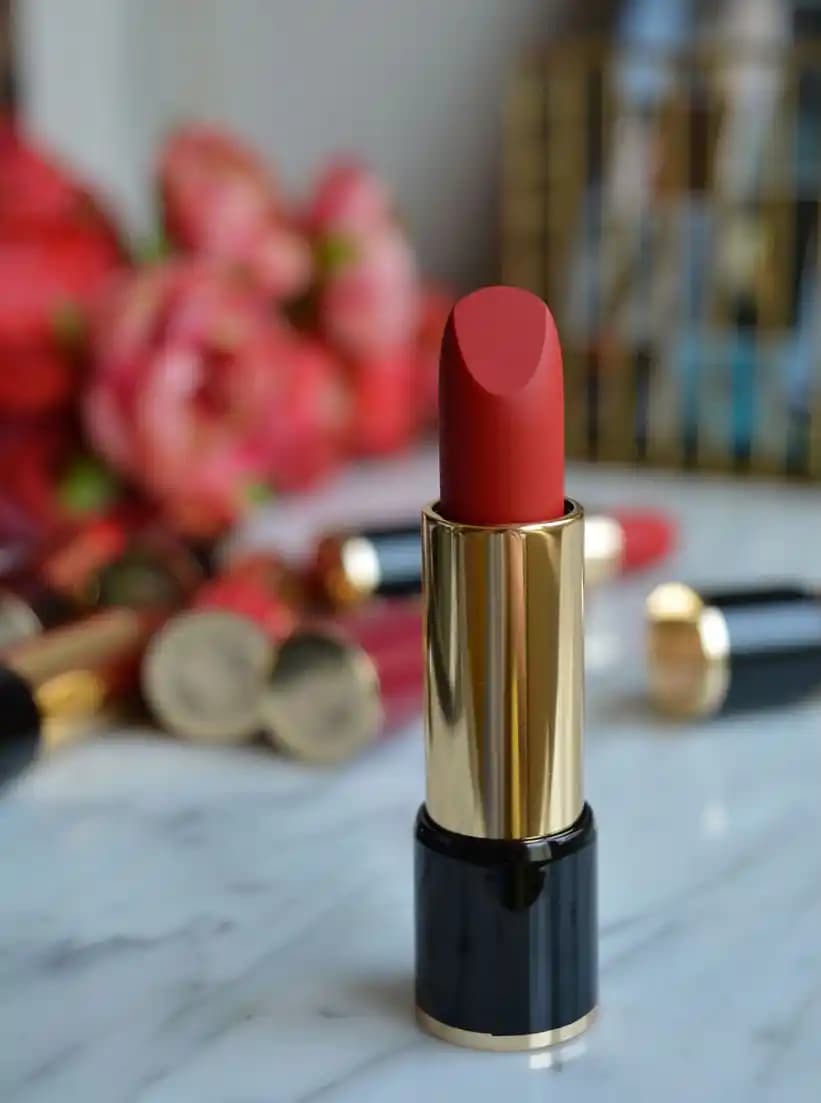 Lancôme Ruj Renkleri: Güzellik ve Kendini İfade Etmenin En Güçlü Yolu