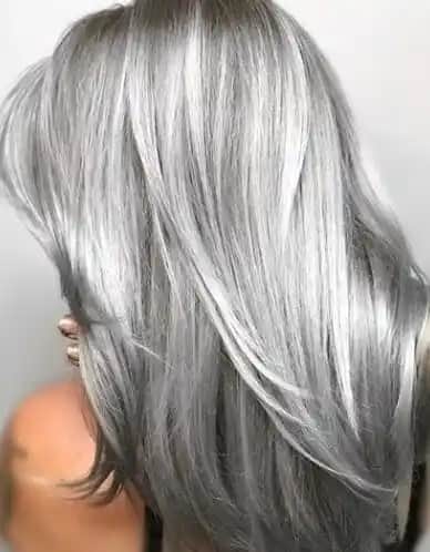 Metalik Gri Saç Rengi: Modern ve Şık Bir Trend ile Kendinizi İfade Edin