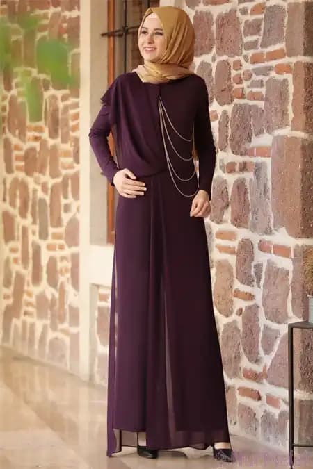 Mürdüm Rengi: Güzellik ve Moda Dünyasında Zamansız Bir Tonun Özellikleri ve Kullanım Alanları